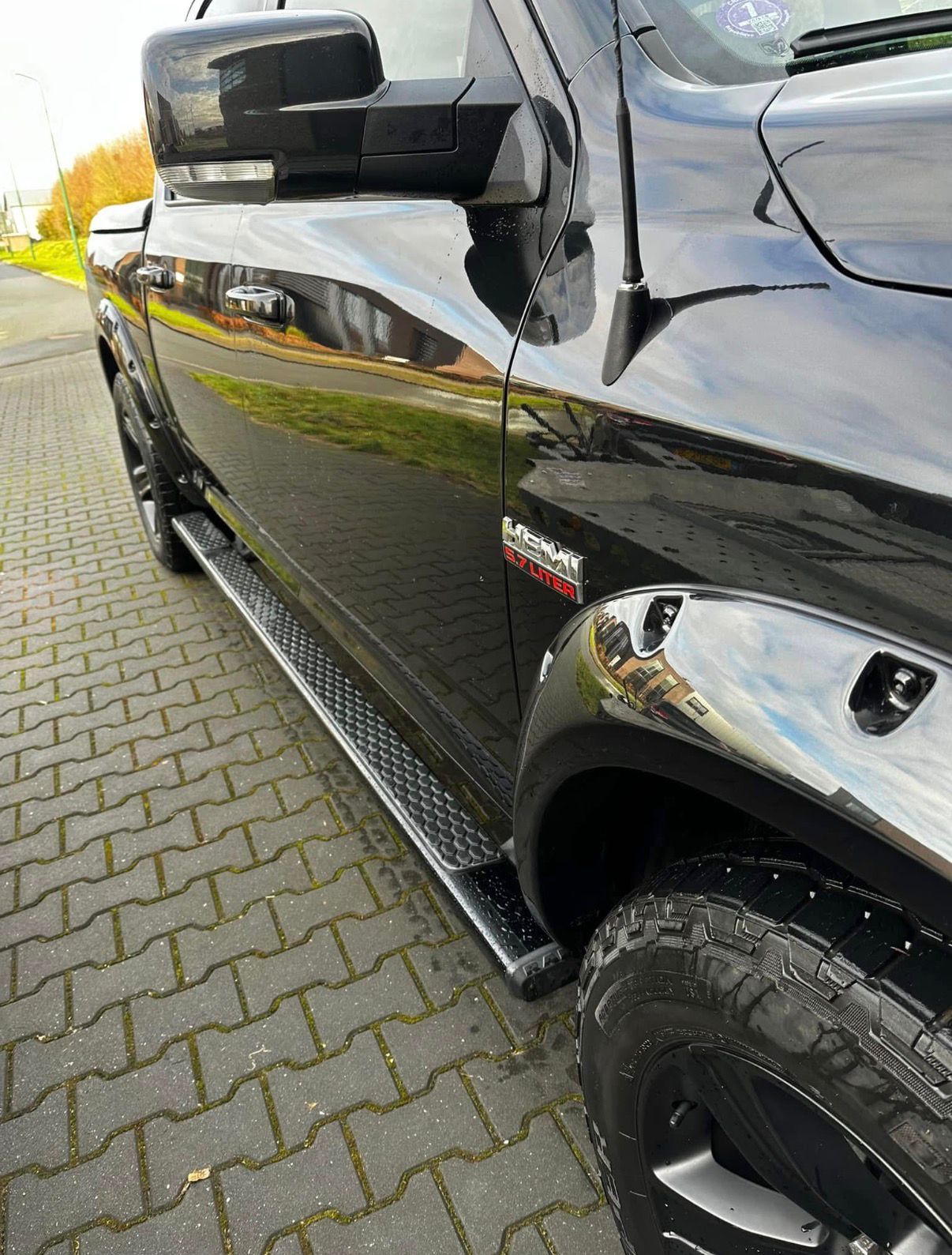 Dodge Ram — zijkant lak detail